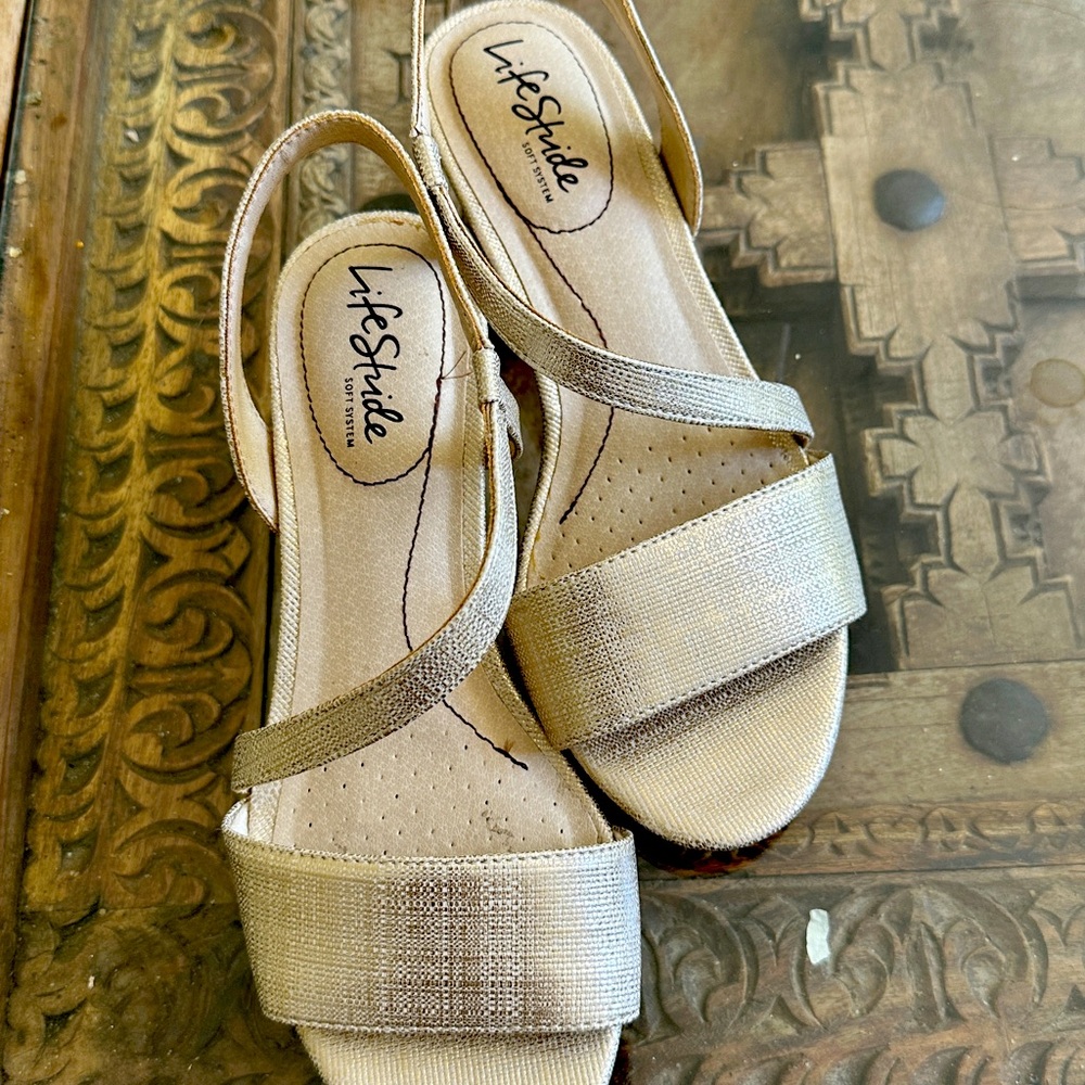 LIFE STRIDE comfort gold wedge dress evening shoe with optimal wear